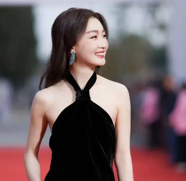 倪妮 马苏倪妮和马苏都是中国著名的女演员。